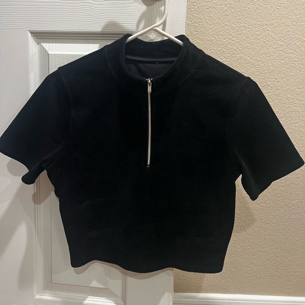 ALO Yoga Black Short-Sleeve Cropped Half-Zip Top